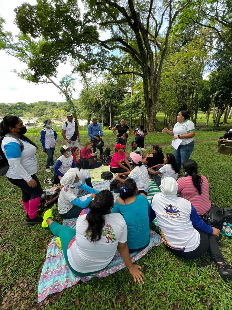 Marianela_PSUV's tweet photo. 2/2 Cerramos con las 3 parroquias de Puerto Ordaz; Cachamay, Unare y Universidad. Con esta actividad completamos las 11 parroquias de Caroní, donde llegamos con el equipo promotor municipal del Congreso de la Nueva Época. @NicolasMaduro @OviedoPSUV #GritoDeResistenciaIndígena https://t.co/PF9IL8Zpsi