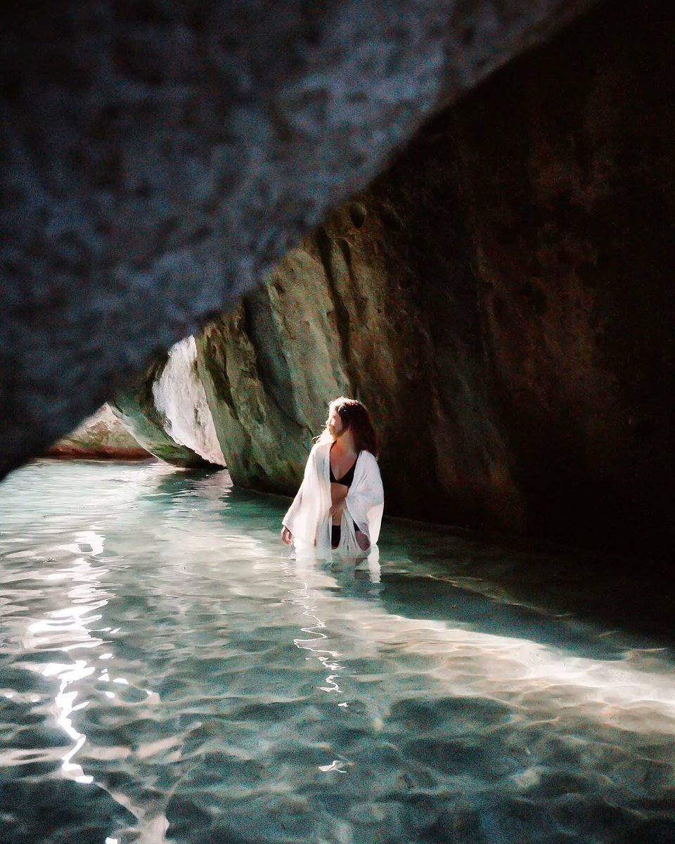 BritishVirginIs's tweet photo. This...this is one of the reasons you'll want to visit. #naturalworldwonder ππ»π¬
πΈ: meaganfedds (IG)
#bvi #britishvirginislands #virgingorda #devilsbay #thebaths #caribbean #vacation #vacay #wowwednesday #beachlife #caribbeanbeaches #worldwonder #wanderlust #yachtlife #explore https://t.co/c9mVo8A7da