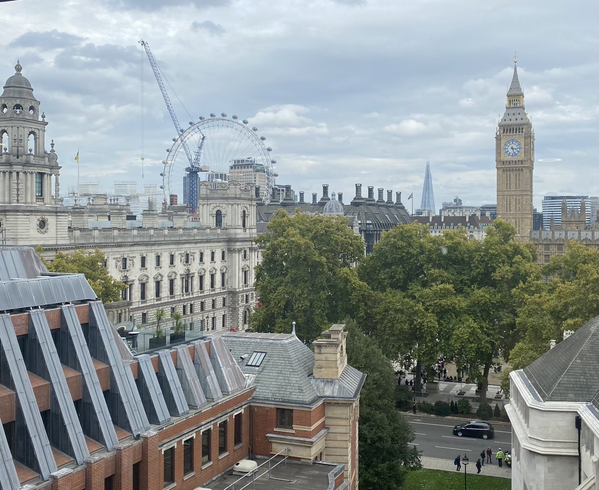tiffanystjames's tweet photo. Iconic views from @SUSTxCommunity today. Great session on Blockchain and Sustainability Strategies with @priyaguliani @foster_change @DigiEconomist and Hayden Postle-Floyd #SUSTxTech22 #sustainable #technology https://t.co/zfJgHS1LpU