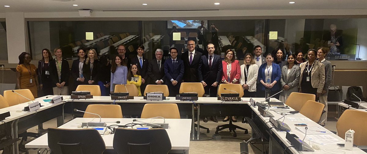 Disfam's tweet photo. 🇺🇳 Celebramos el acto con motivo del Día Internacional de la Dislexia de Naciones Unidas junto a las Misiones Permanentes de Eslovaquia, España, India, Chipre, Ghana y República Dominicana y la @UNESCO y @UNICEF. Gracias por todo y #UnidosPorLaDislexia 💪🏻

@fedisorg 
@EDAdyslexia https://t.co/L9B2U8VIwG