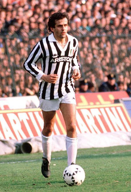 rapg4m3's tweet photo. @lapoelkann_ Lapo ti preghiamo di prendere in mano l’immagine , il brand e risollevare lo spirito della Vecchia Signora .
Lo spirito #Juventus é Eleganza , Concretezza , Bel Gioco , Innovazione , creare tendenze . @juventusfc @andagn https://t.co/iN4oWhnCqU