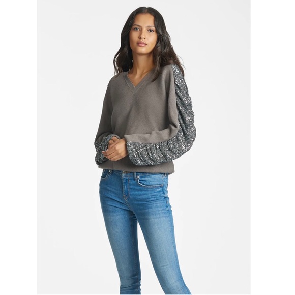 jtpesto's tweet photo. So good I had to share! Check out all the items I'm loving on @Poshmarkapp #poshmark #fashion #style #shopmycloset #sachinbabi: https://t.co/sVaFuqPGpu https://t.co/jSdLtxLVTu