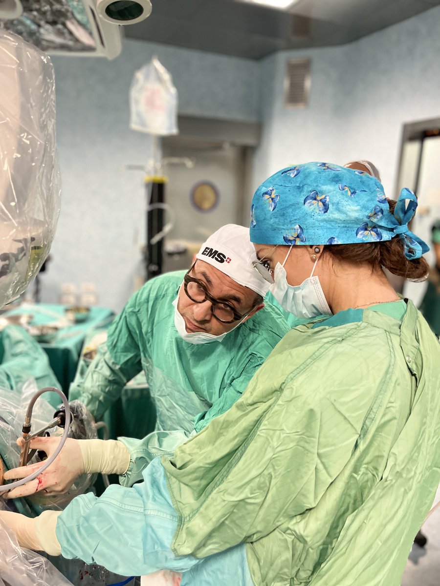 proximedsrl's tweet photo. the great teacher teaches.. ⁦⁦@PaviaPia⁩ ⁦@EMSUrology⁩ ⁦⁦@lucaleone1985⁩ #pcnl  #endourology  ⁦@GoumasUrologia⁩ ⁦@RichardWolfUK⁩ https://t.co/bOGbOQSWnh