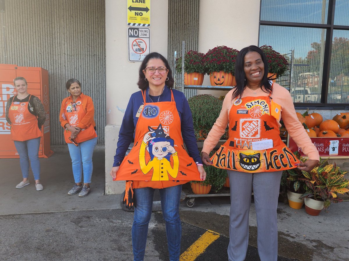 ValineAlejandra's tweet image. We had a great Specialty and Pro walk today while learning  how to improve  the business..Thanks to our leadership  team for spending this time with us @fearon_frank @Tino_Longobardi @nyyroro @XoXoNicole420 @seemashinde10 @gene_barlow @BillDsm @KimberlyDeJesso @KasiaVagueiro