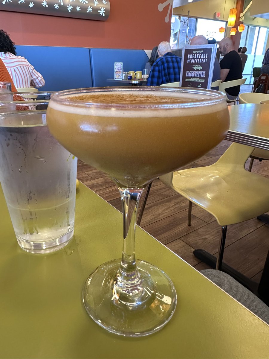 ThaPhant0m's tweet photo. I had a pumpkin martini today. #BasicAndProud https://t.co/rh0C1tHZok