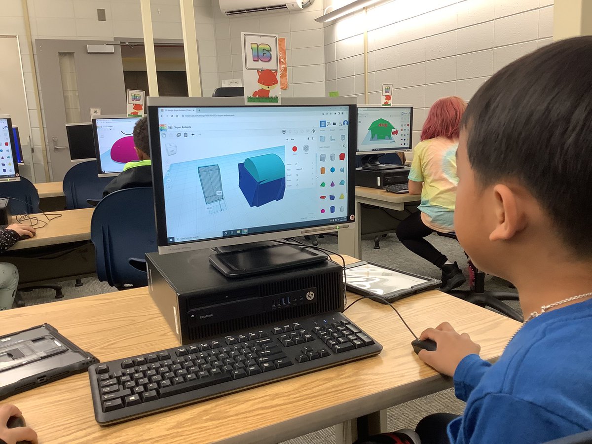 wvrstem's tweet photo. 3D Design with @tinkercad #wvrstem https://t.co/P8IlCBLzBz