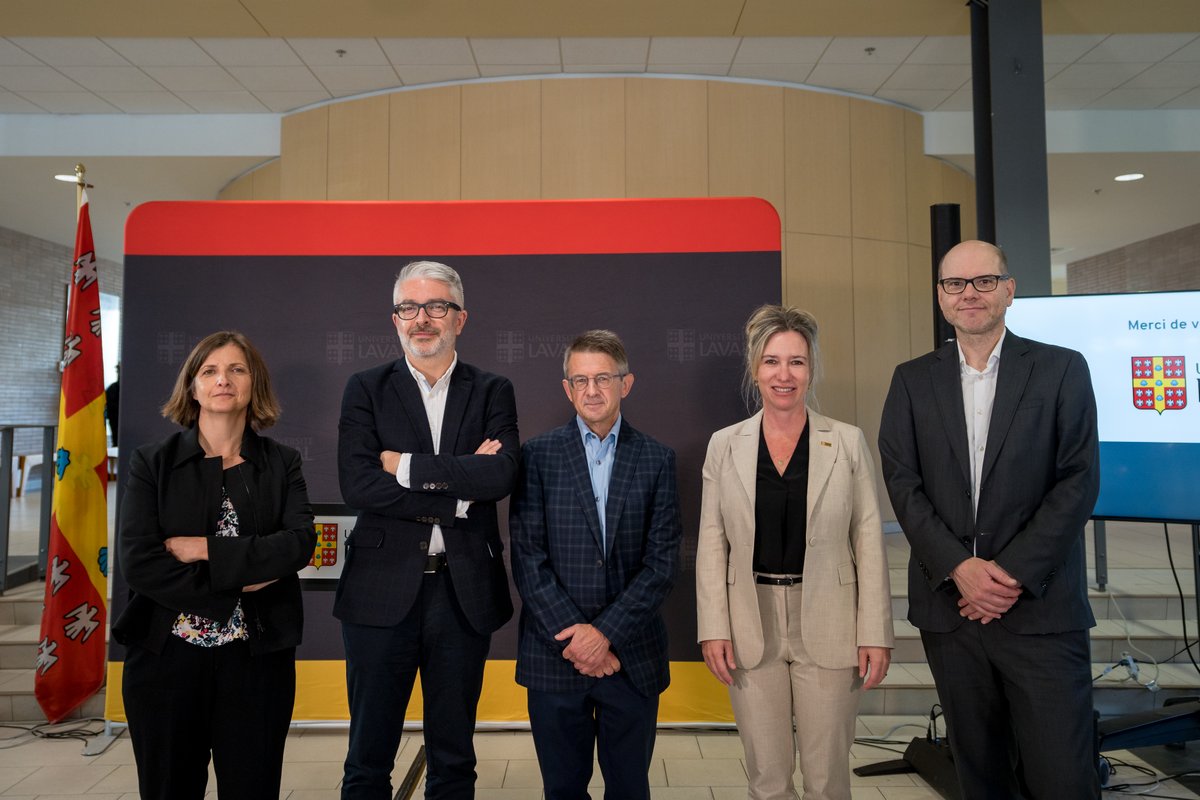 FranceQC's tweet photo. @FranceQC était en compagnie de @universitelaval et de @UnivLyon1 pour souligner la création du Laboratoire LIA-RespiVIR
Cette initiative #FrQc valorise la recherche en français et vise à être une référence mondiale en infections virales respiratoires🇫🇷⚜️

https://t.co/8xxgqLxUhX https://t.co/kxn6JdvZOn