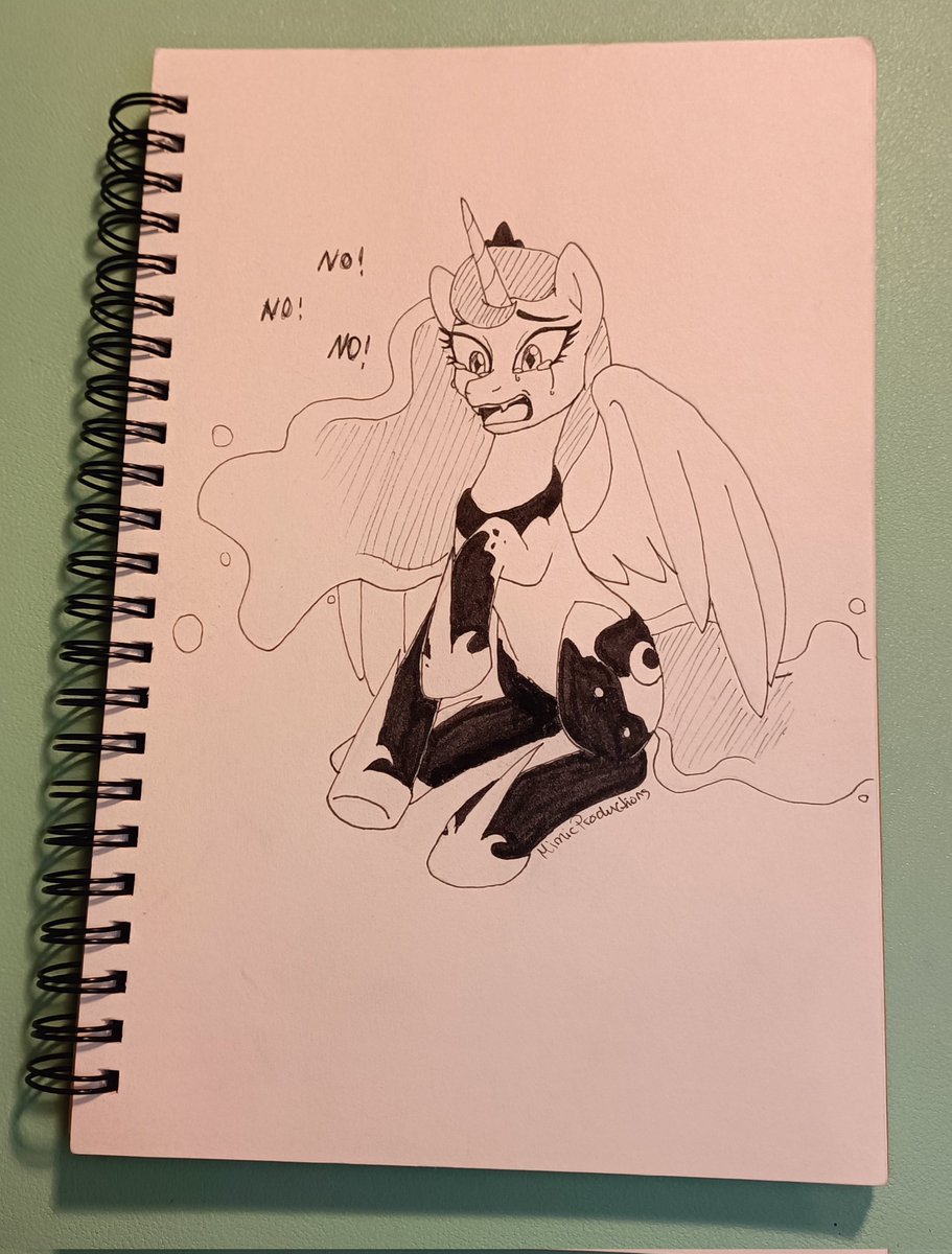 MimicHarmony's tweet photo. #PonyTober

Day eleveb - transformation 

Princess Luna is transforming Back into Nightmare Moon o.O

#mpart #traditionalart

(Sorry I missed yesterday I was sick ._. so you get two pics today) https://t.co/RHH1fkhmxe