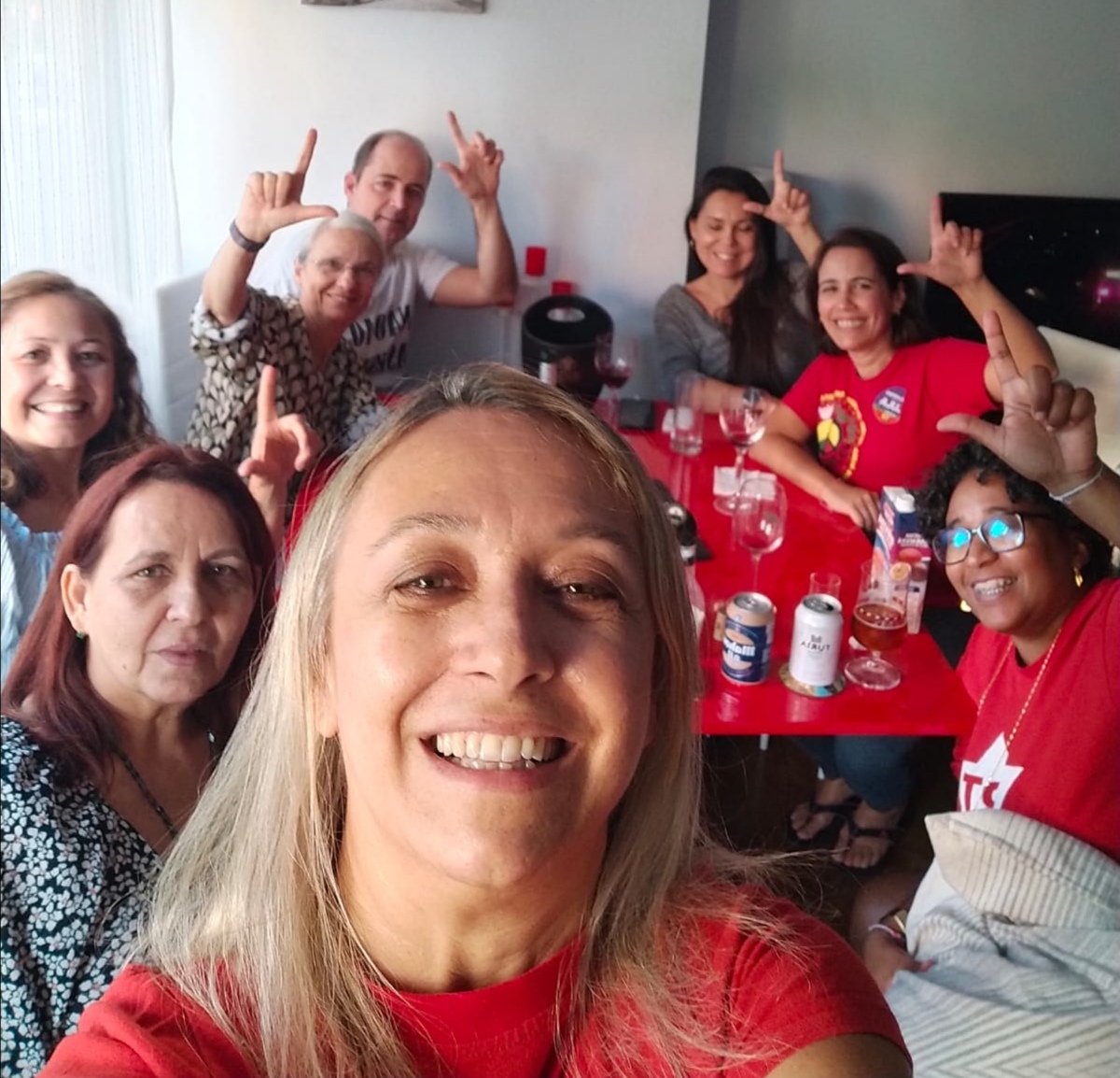 DoNucleo's tweet photo. No feriadão em Madrid teve moqueca, teve militancia, teve arrastão do  Lula-lá por Lavapiés.

#ptmadrid #lulapresidente13 #Vote13 https://t.co/UWnfal4dyK