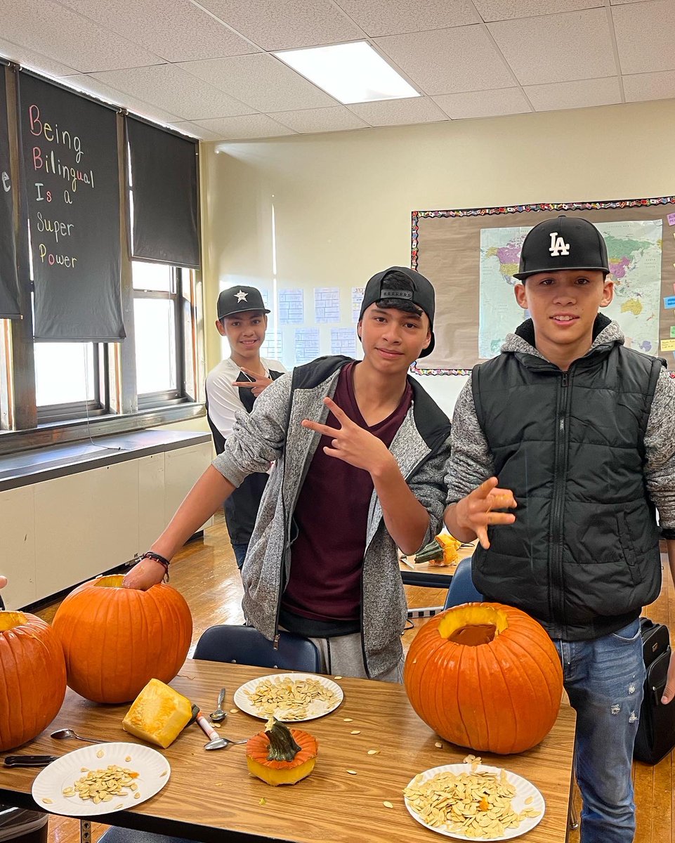 mel5472's tweet photo. Thanks to @BotanicaWichita  for donating pumpkins to my newcomers. We enjoyed carving, helping set up for the event, and visiting the gardens. #weflytogether #wpsproud #newcomers https://t.co/EV74aVPp75