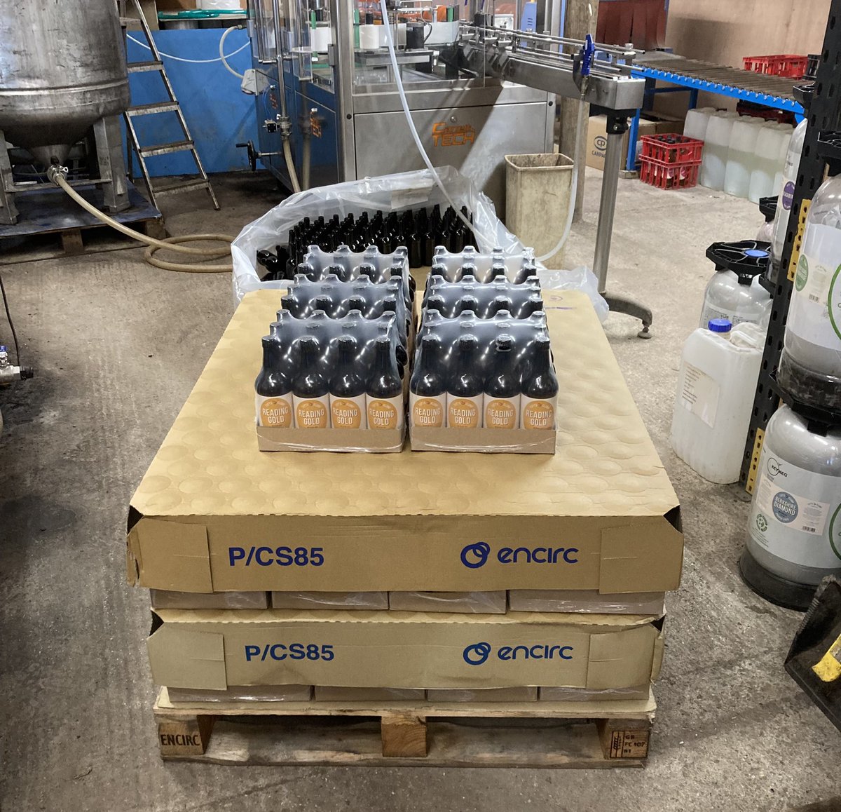 tuttsclumpcider's tweet image. Another small #tuttsclumpcider bottling run this morning #ReadingGold 😊 #essentialsupplies #supplychain #propercider