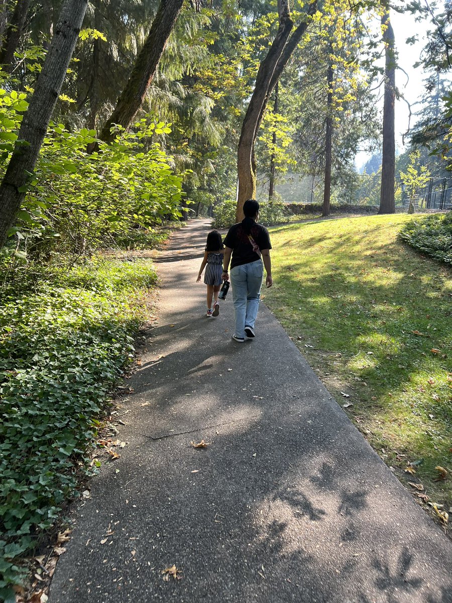 ChristinaUGC7's tweet photo. Family adventures 🌲💕 
#mombosslife #momlife #outdooradventures #UGC #UGCcreator #UGCcontent #hiking #outdoorfun #familyfun #family https://t.co/3pnKR760pT