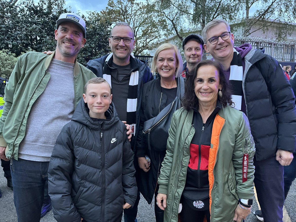 AwayDayJoe_'s tweet photo. Love the @eintracht fans ❤️🦅

Danke schön Eintracht 🙏

Du bist unglaublich 💪

@eintracht_eng @eintracht_us #SGE #TOTSGE #UCL @A_Toure38 https://t.co/IHrybGcZYx