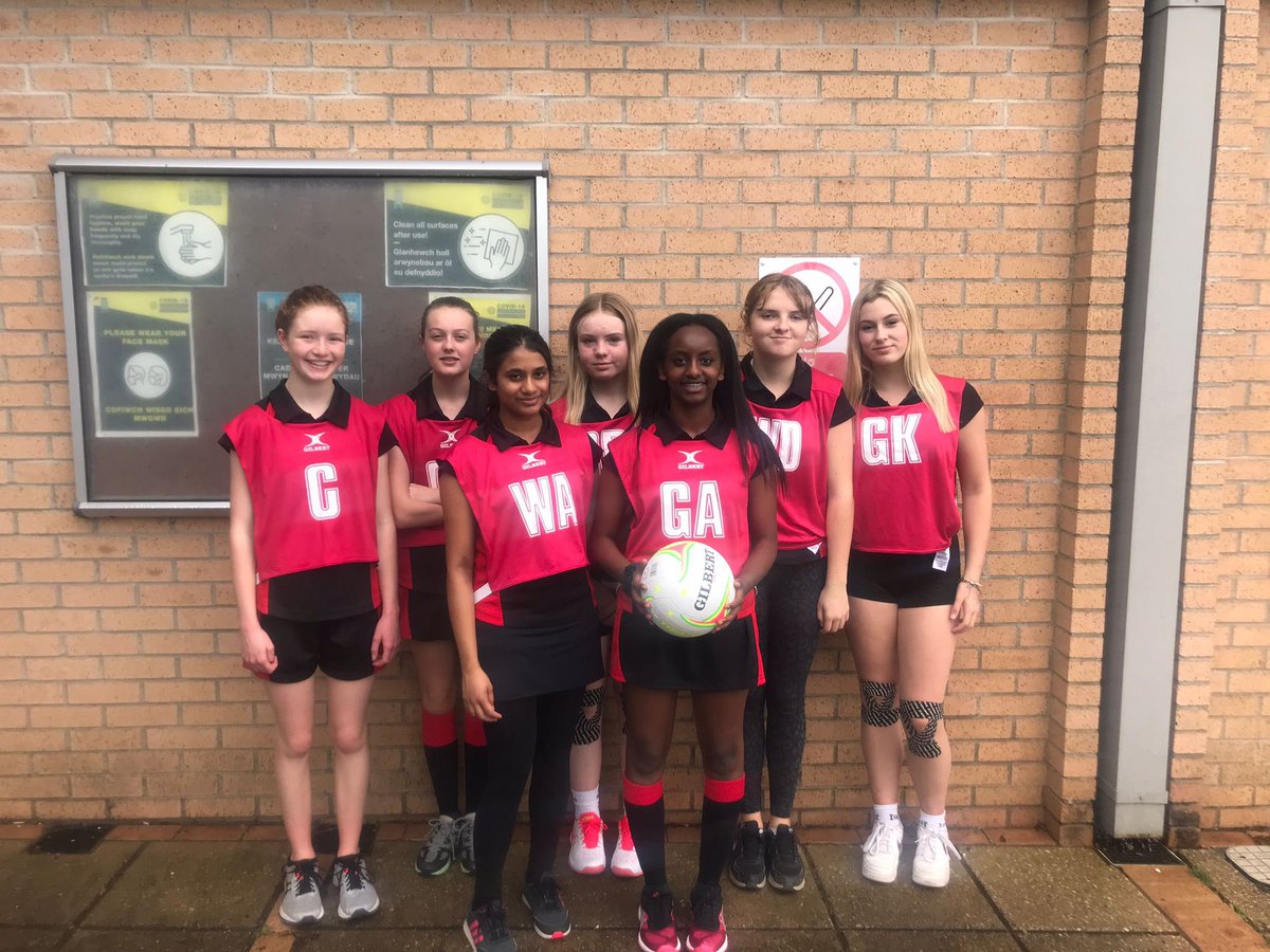 Year 10 girls representing us with pride and flair today at the Pembrokeshire under-16s netball tournament. Playing teams a year older, they acquitted themselves very well and we’re looking forward to the next match!