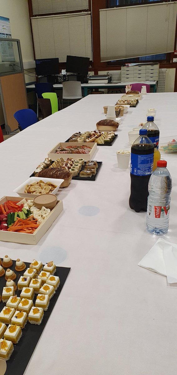 ElisabethBaert's tweet photo. Soiree #codingbattle au département Informatique de la @FacsciencesUM @umontpellier .
Des étudiants très sérieux au bâtiment 16. https://t.co/J3iHT9rILN
