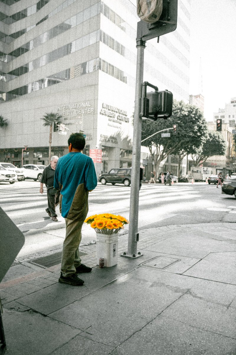 cxmarin's tweet photo. The ‘life’ in the city https://t.co/POymCnXpnx