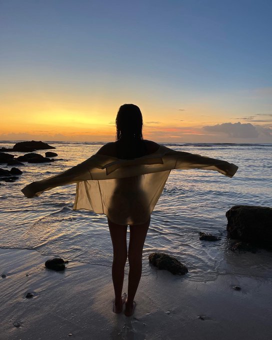 Yes, this is love. 🧡 Love you guys! Have a nice day. https://t.co/94dlbFvNyd<a href="/tag/catsoftwitter"class="tags"><span>#catsoftwitter</span></a><a href="/tag/catgirl"class="tags"><span>#catgirl</span></a><a href="/tag/notmyqueen"class="tags"><span>#notmyqueen</span></a>