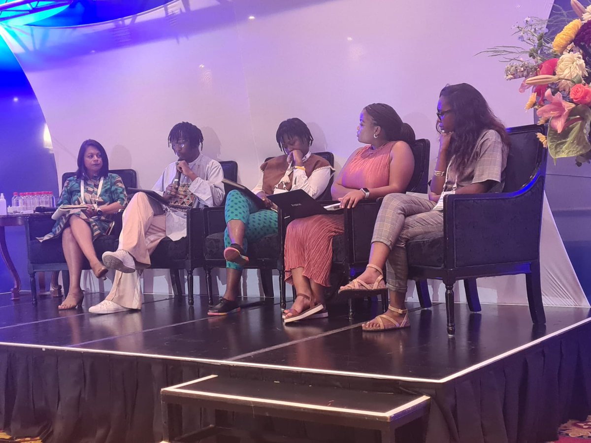 PsySSA_'s tweet photo. Thought-provoking presentations by next generation of psychologists probing us to (re)think the face of education, look at how students are (un)prepared for the world outside and how we can harness solidarities of the past to address problems of the future.
#PsySSA26 https://t.co/NiDiGzYGh3