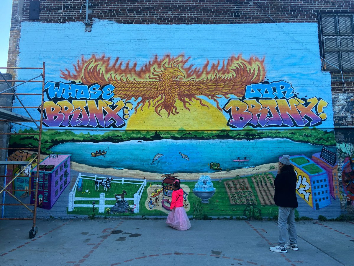 TheBronxBrand's tweet photo. π¨: @erotica67 @scratch_nyc @kaylovebx WHOSE BRONX? OUR BRONX! #thebronx #thebronxdoesitbetter #gw2 #whosebronxourbronx #thebronxkeepscreatingit #bxny #thebx #thebronxisbeautiful #thebronxnyc #huntspoint #thepointcdc #thepoint #theresnoplacelikethebronx #graffiti #graffitilegends https://t.co/togRHqlEri