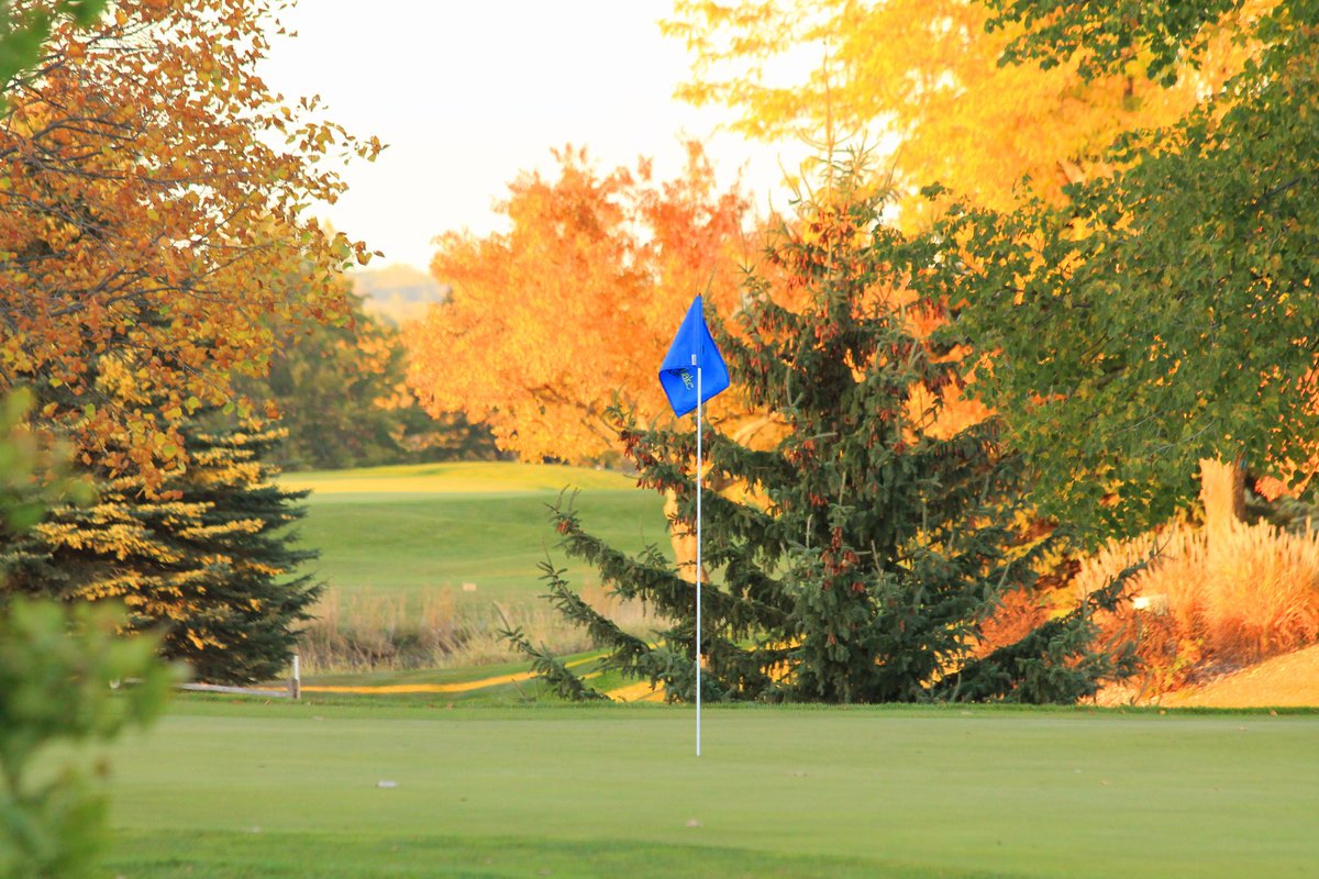 Today's forecast is sunny. 
Tomorrow's forecast is not funny.
Tee it up today!
https://t.co/bkOTQnUpuF
#golf #lakeville #minnesota #mnwx #fall #autumn #weather #minnesotagolf #golfcourse https://t.co/xhWkANrbv2