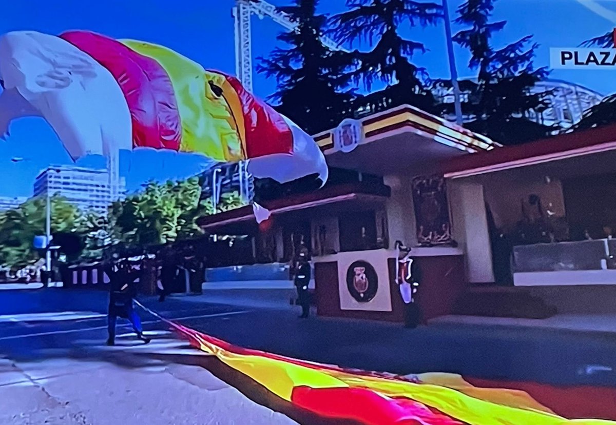 Un día como hoy, día de la HISPANIDAD y después de haber viajado mucho por todo el mundo, siento inmensa gratitud por ser español. Presumo de todos mis paisanos, de nuestra tierra y de nuestra filosofía de vida. Ser español es un orgullo.