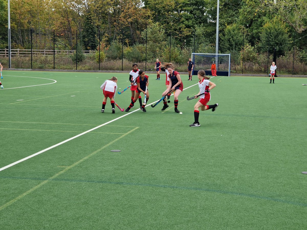 stgwindsor's tweet photo. Thank you @BishopsgateSch and @hallgroveschool for a brilliant afternoon of hockey. #sportingvalues https://t.co/wIxUEHpo7q