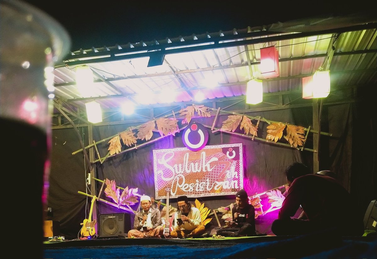 SulukPesisiran's tweet photo. Di awali dengan Tawasssulan.
#7thSulukPesisiran 
#SPOkt https://t.co/rOxpZ7242f