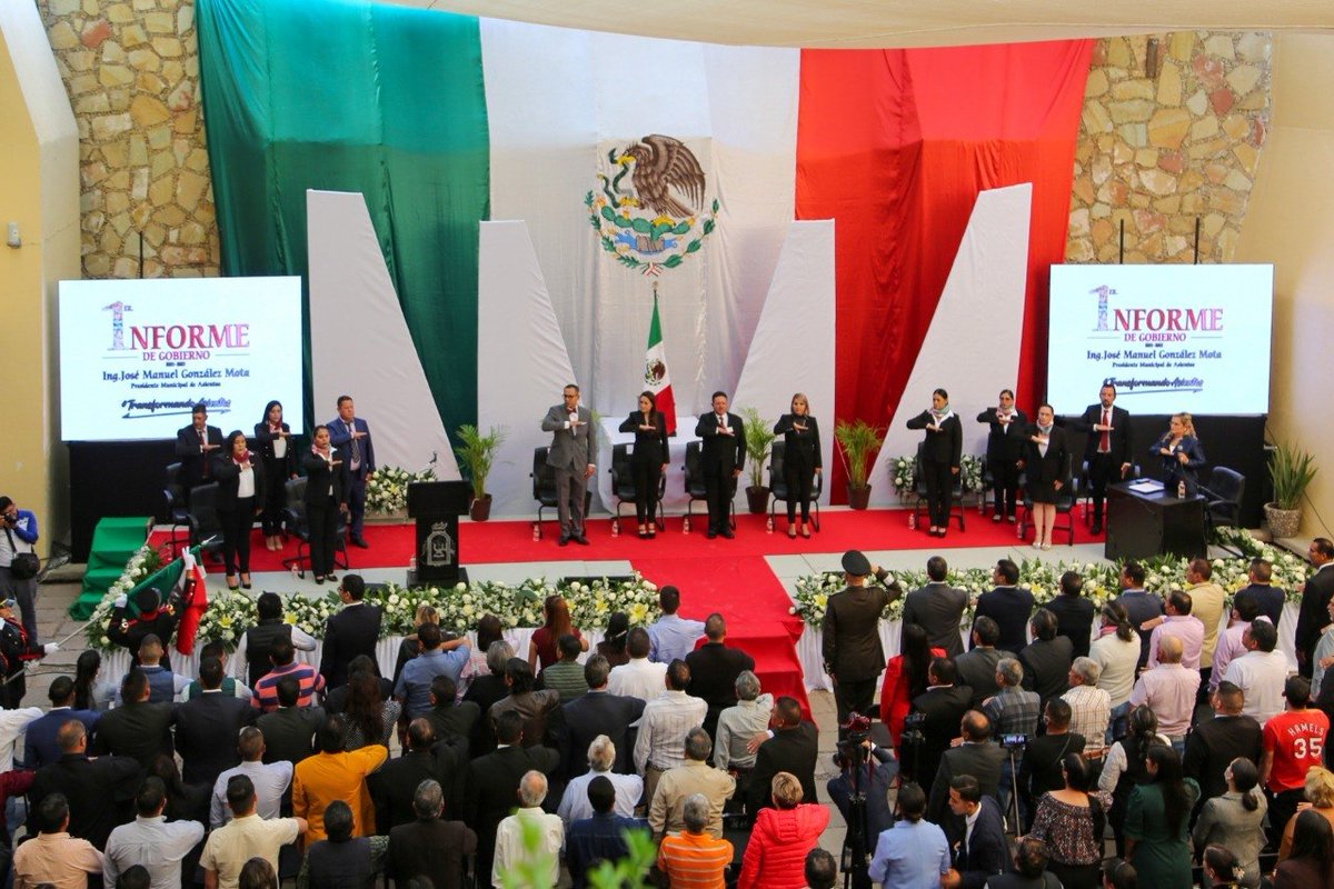En compañía de la Gobernadora <a href="/TereJimenezE/">Tere Jiménez</a>, el titular de <a href="/SEGGOB_Ags/">SEGGOB</a>, Florentino Reyes Berlié, acudió al evento en el cual se realizó el Primer Informe de Gobierno del Presidente Municipal de Asientos, José Manuel González Mota.
#ElGiganteDeMéxico