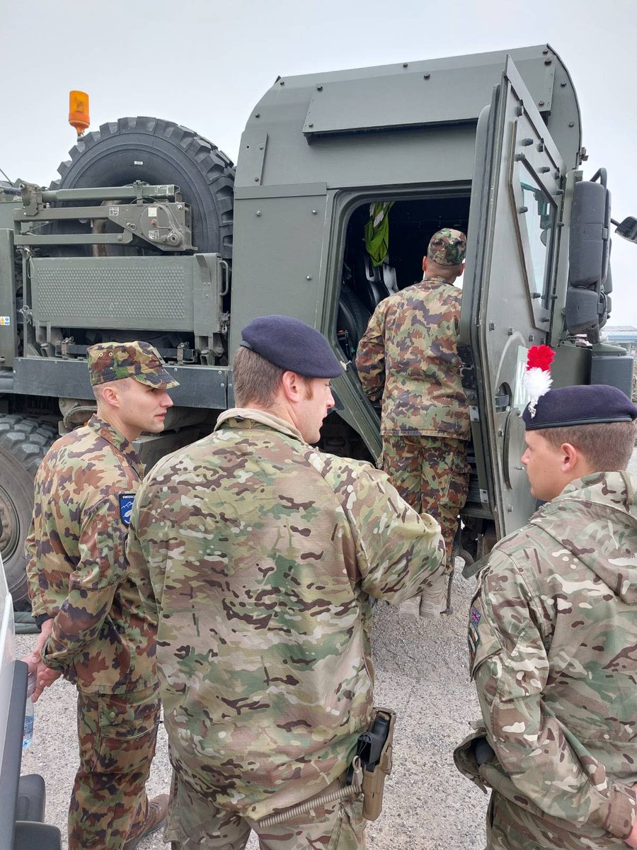 FirstFusiliers's tweet photo. Interoperability is key to successs when working in a multinational coalition like NATO. The Fusiliers have been training with our partners whilst deployed to help maintain a safe and secure environment whilst ensuring freedom of movment. https://t.co/6HOQDBWaa2