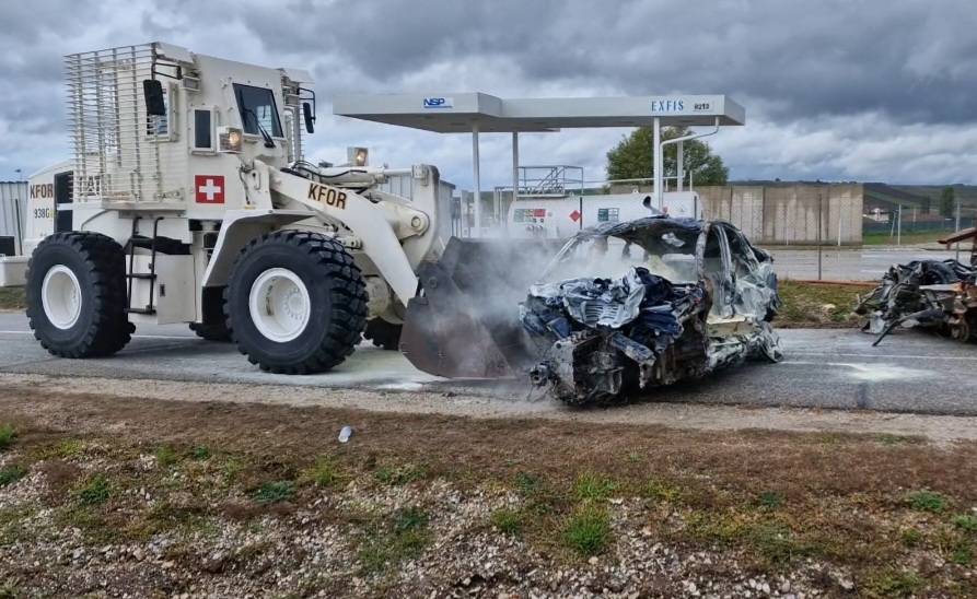 FirstFusiliers's tweet photo. Interoperability is key to successs when working in a multinational coalition like NATO. The Fusiliers have been training with our partners whilst deployed to help maintain a safe and secure environment whilst ensuring freedom of movment. https://t.co/6HOQDBWaa2