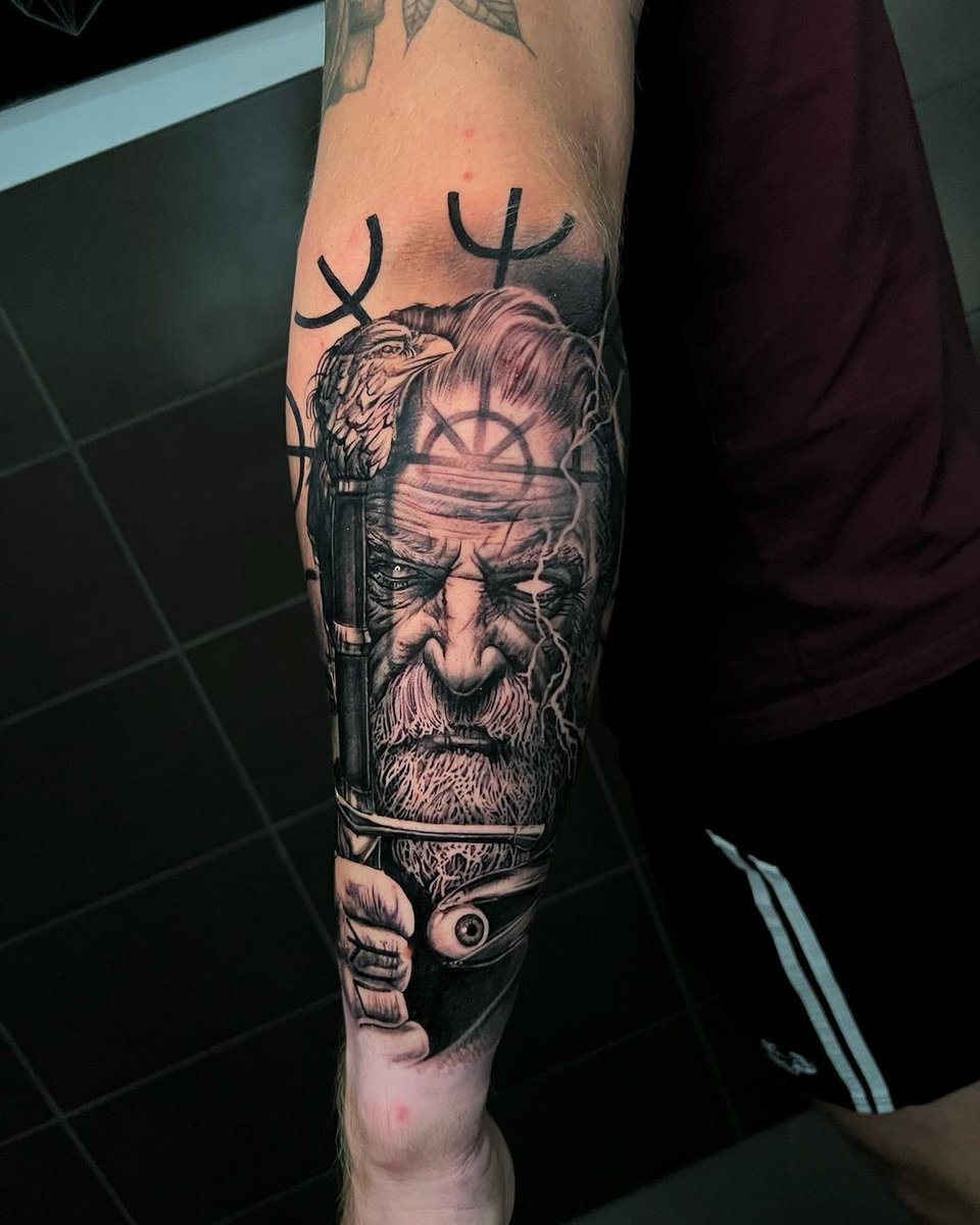 Alex Fraser inked this killer black and grey #Odin using #killerinktattoo supplies!

#killerink #tattoo #tattoos #bodyart #ink #tattooartist #tattooink #tattooart #vikingtattoo #odintattoo #blackandgrey #blackandgreytattoo