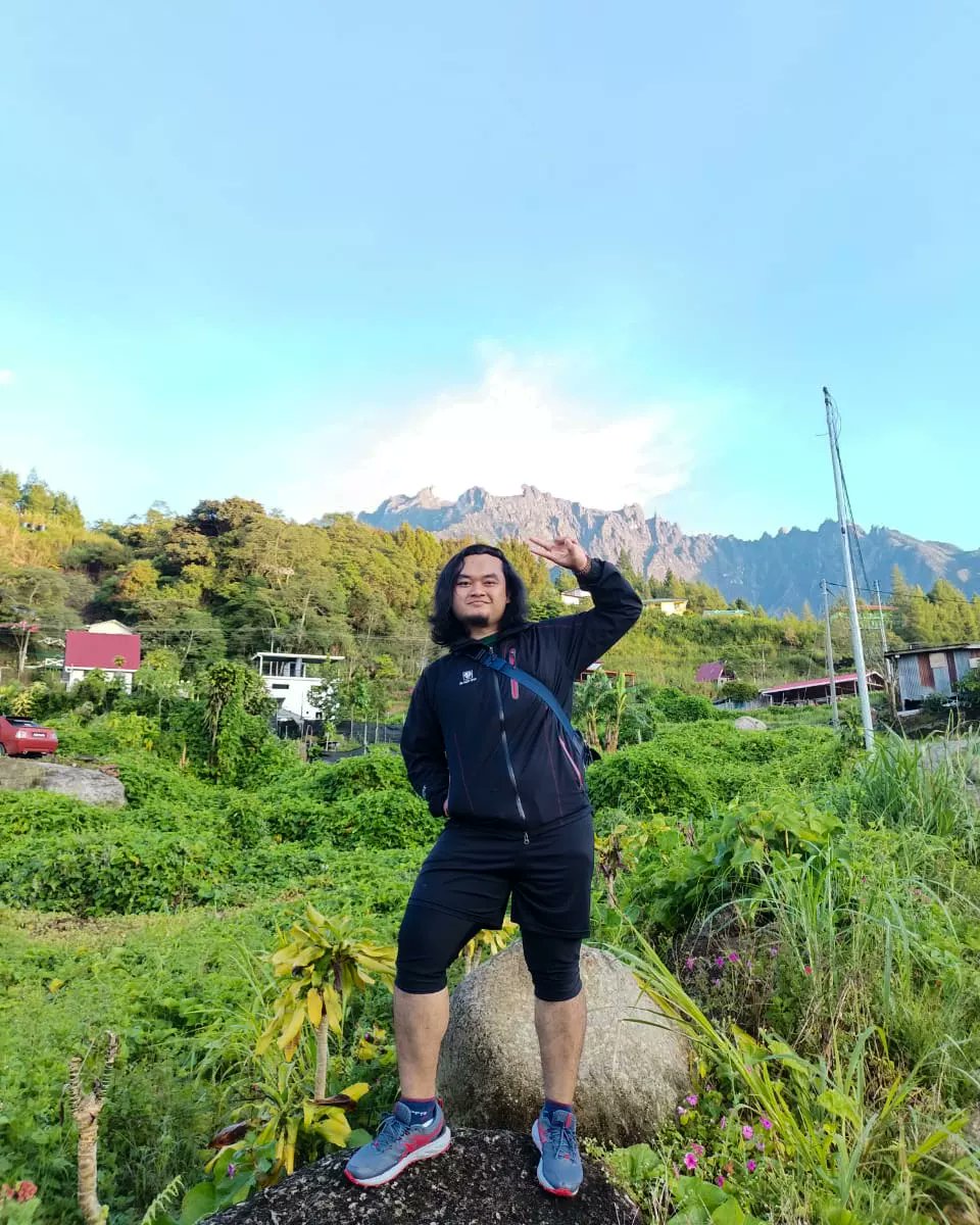 _mujen's tweet photo. Memori ni simpan sini. 

Atleast bila dah ada anak nanti boleh laa story dekat depa.. "Sebelum daddy tawan hati ibu, daddy dah tawan kinabalu dulu ihik ihik". 🤭🤭🤭

So dah boleh aim dapatkan sijil kursus kahwin pulak kot lepasni. https://t.co/QTVz0VkM3u