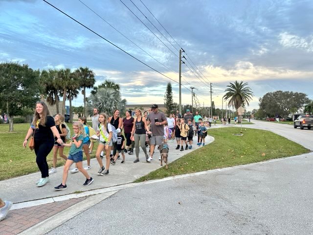 Way to go Surfside Elementary panthers! Our staff was so excited to be there to support this event. Our new Transportation Planner, Debbie Flynn, even got to walk her daughter to school today. We love this school spirit. 🐾🥰 #WalkRollToSchoolDay
