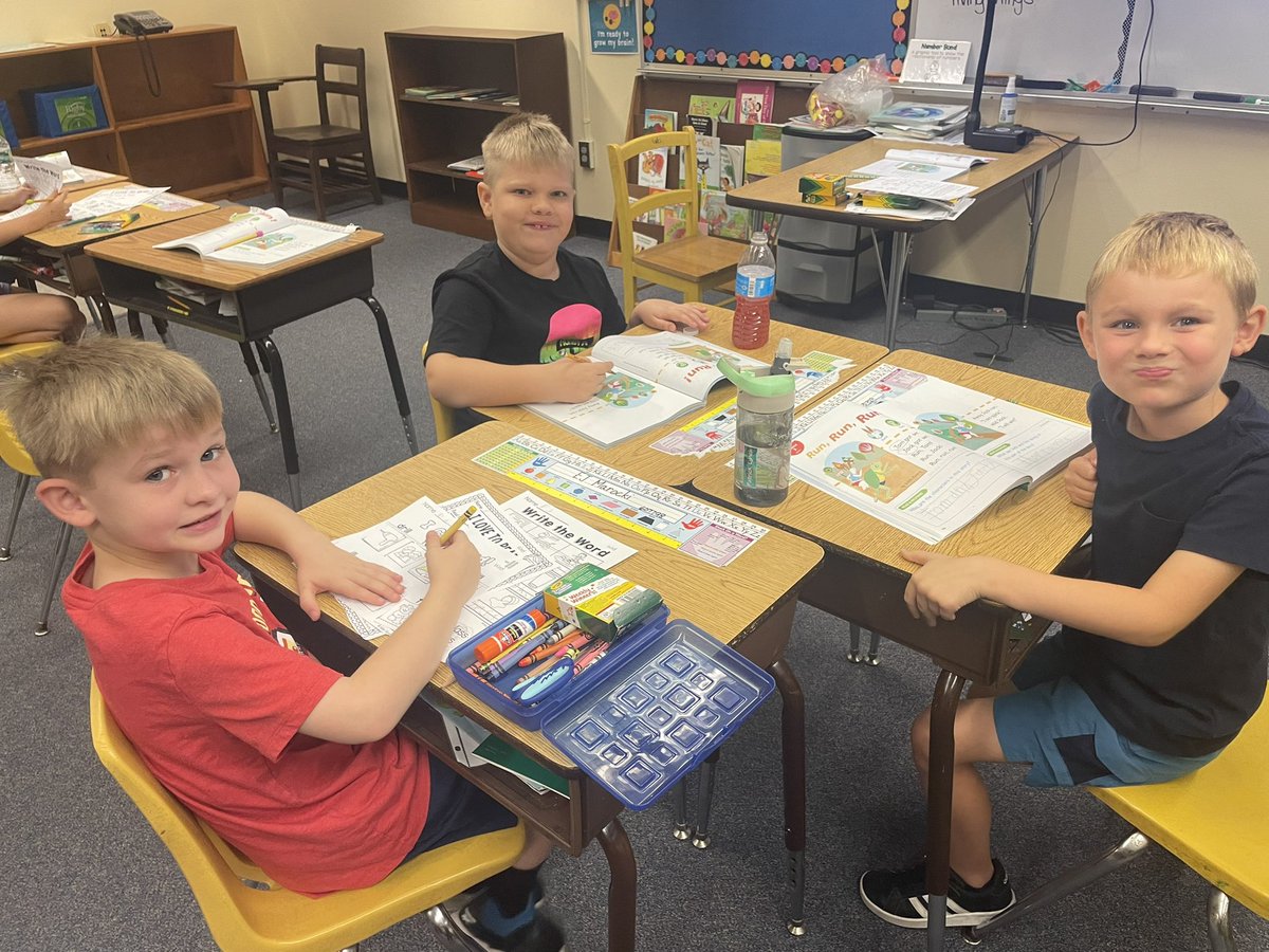 First grade is doing a Kagan engagement strategy called RallyRobin for double consonant words!