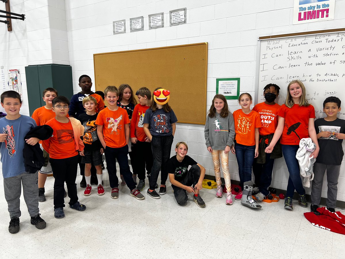 It’s Stop Bullying Day at Mangum so we showed up in our orange to show solidarity as a school for #BullyingPreventionMonth #WeAreDPS <a href="/MangumExplorers/">Mangum Elementary</a>
