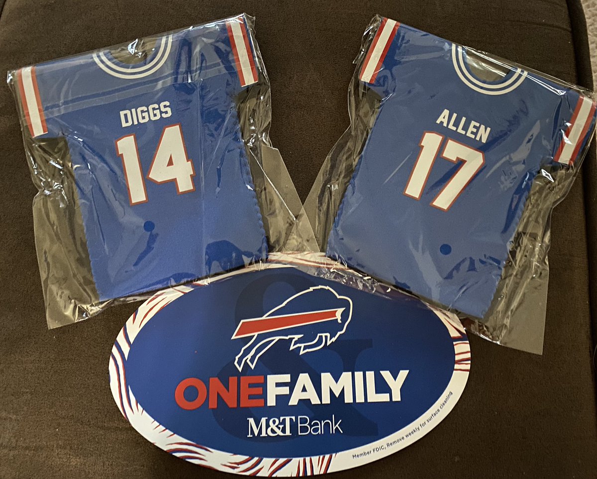 SportyGman10's tweet photo. Bills win #4, giveaway #4.

Just RT to win this package of two bottle koozies and a car magnet.

Winner announced Saturday morning (10/15) 

Go Bills! https://t.co/YfMY6n6do4