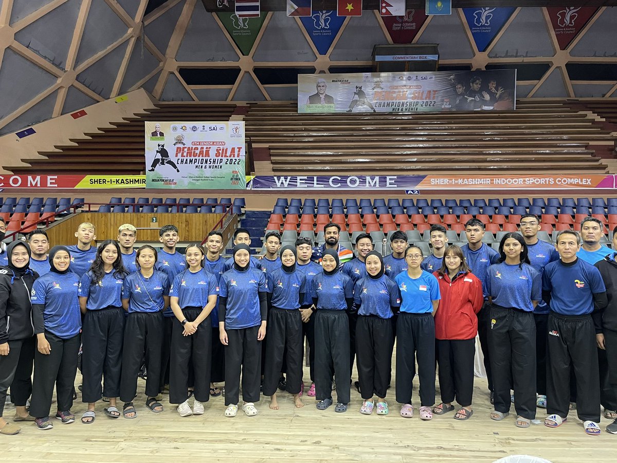 RatherFaisall's tweet photo. With Team 🇸🇬 Singapore, At Asian Pencak Silat Championship 2022.
#rather_faisal #newpost #pencaksilat #pencaksilatindonesia #pencaksilatsingapore #martialarts #pencaksilatindo https://t.co/y3LZL7EDW5