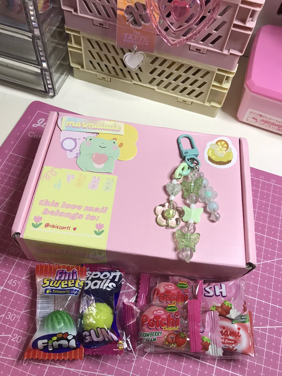 rikiscart1's tweet photo. … ! 💐 ꒰ #rikiscartmails ꒱

𓏔 from @uarmybellaaa : #bellaprooftwt

hi ! thank you so much for the smooth transaction, this keychain is so cute I love it, also the packaging wow! 🤩forgot to post this hehe. https://t.co/r4tohwD9O5