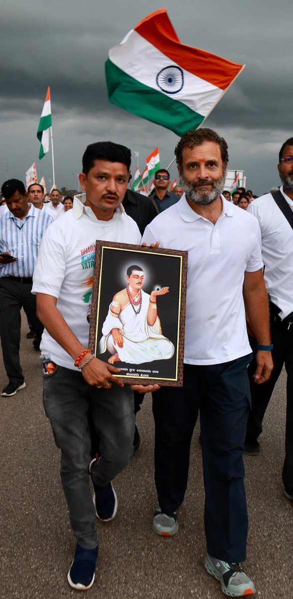 Jairam_Ramesh's tweet photo. Today the 35th day of #BharatJodoYatra was easily the hottest so far, but that did not prevent tens of thousands joining in the evening. By 5 pm though clouds had gathered and rains came. That did not dampen the spirits in any way. The padayatris walked 25 kms today 1/2 https://t.co/3BdoNSuzbo
