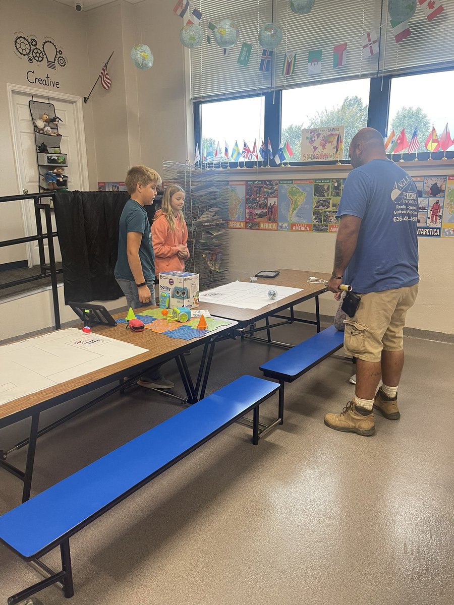 LCR3Latchkey's tweet photo. You still have time to go see the HPE showcase! Make sure to stop in and see SPARK! https://t.co/r0DoXF3Ml2