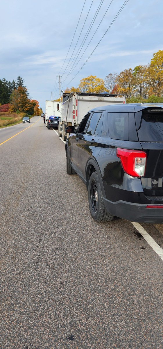 HamiltonPolice's tweet photo. Traffic Safety Unit conducting Enforcement in the area of Book Rd E & Hwy #6.
Commercial Motor Vehicles are reminded to obey @cityofhamilton truck routes.
Help #SaveLives & #DriveSave https://t.co/sviAutWvxE
