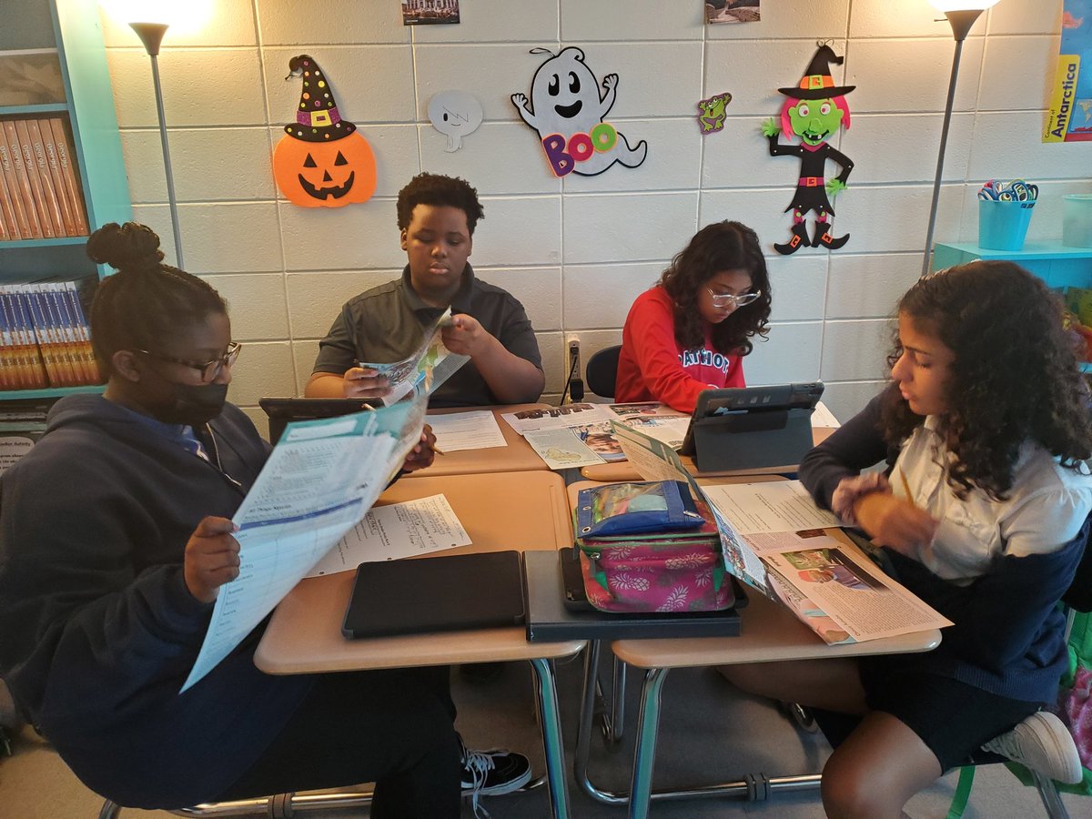 MrsProbstLFMS's tweet image. 7th grade stations- learning about Africa&apos;s governments together!