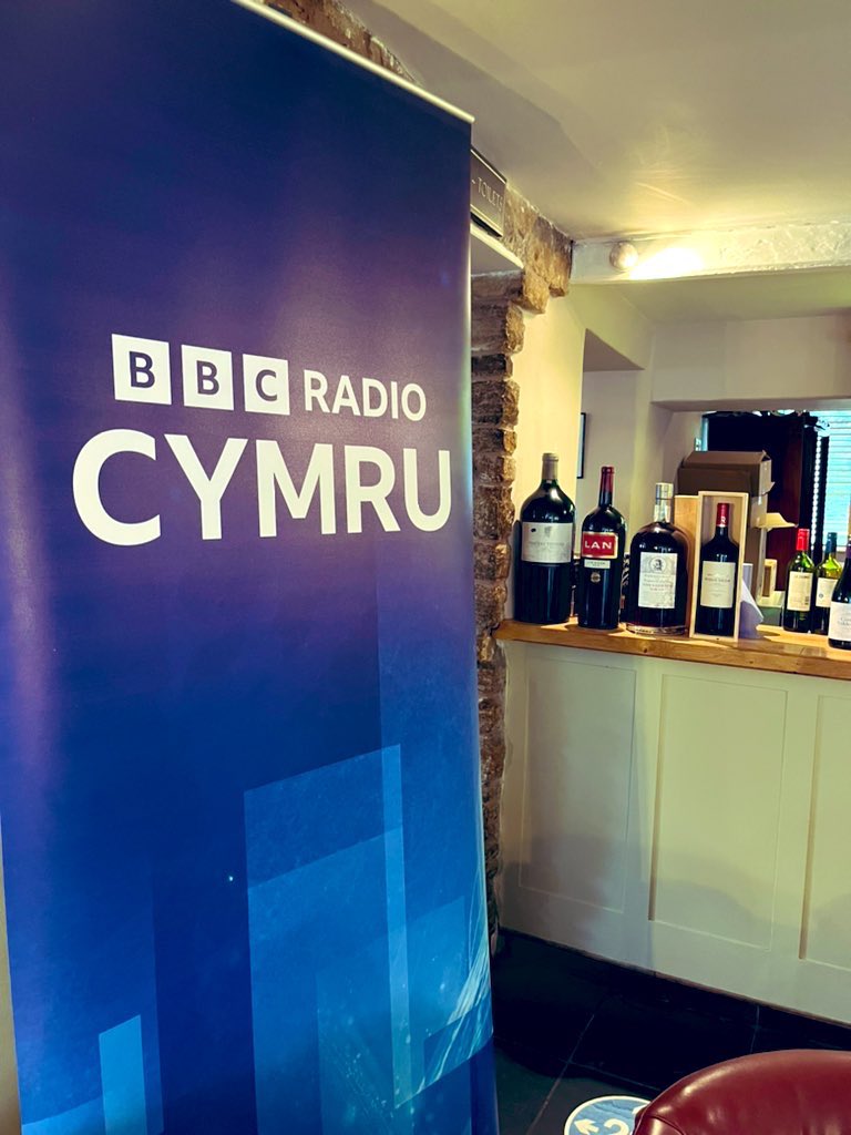 RealShanCothi's tweet photo. Tafarn Glan Yr Afon Pennal bore ma ar Bore Cothi @BBCRadioCymru 👍👌#borecothi #ardaith https://t.co/8uK4DzF9u8
