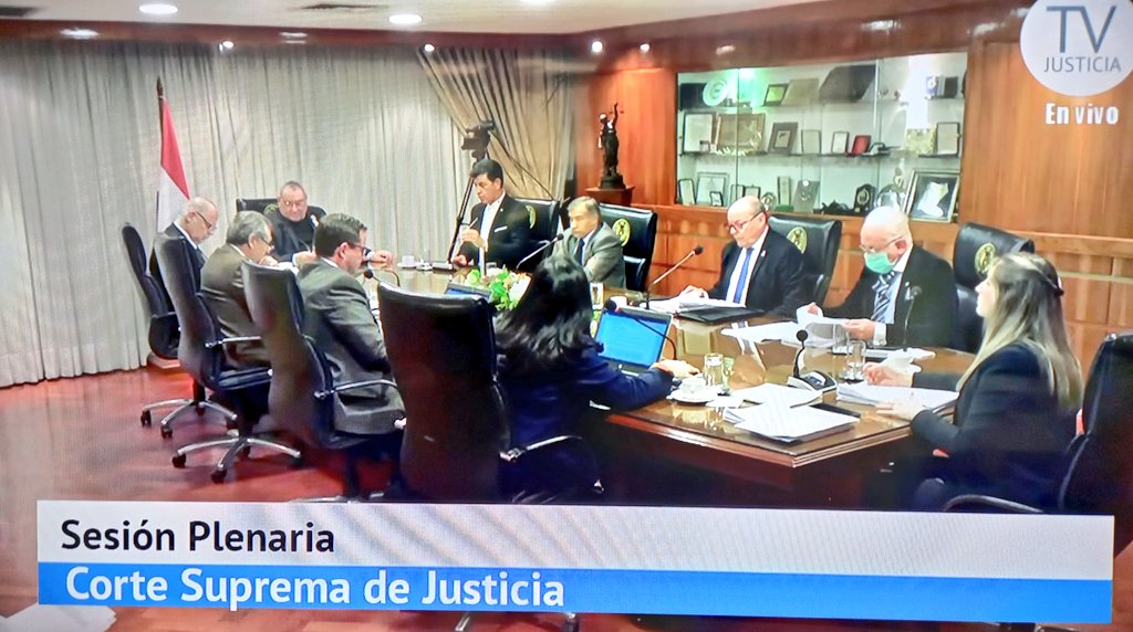 Raulramirezpy's tweet photo. 🔹️El pleno de la Corte dispuso reincorporar en el cargo al juez de Hernandarías, Nelson Ojeda Quintana, quien había sido destituido por el @Jem_py.
Esto, tras dar trámite y suspender los efectos del fallo en la acción de inconstitucionalidad que promovió el afectado. https://t.co/oOfcmzwhsg