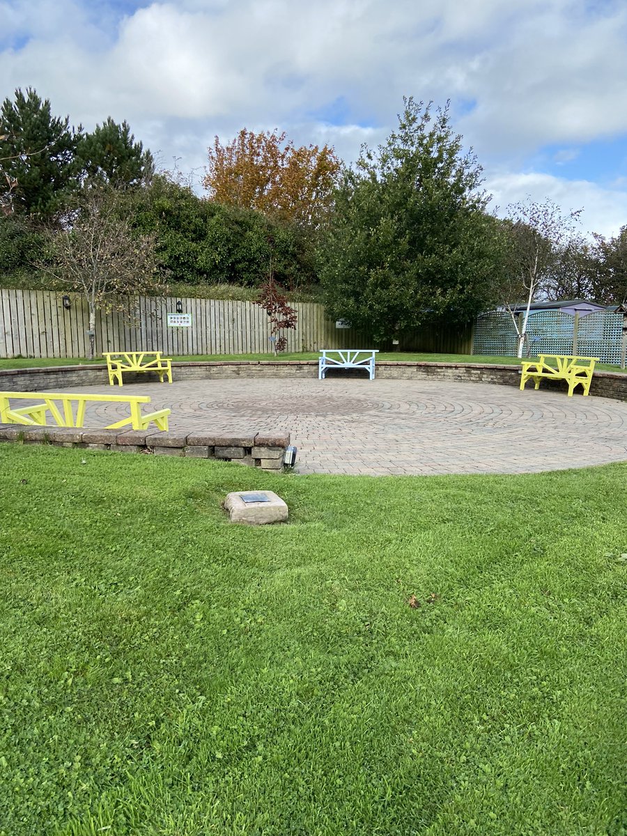 Jodieelliott03's tweet photo. Had a lovely day out of the classroom visiting @trianglePTE and seeing their amazing work. As well as getting a tour of the scenic north coast. #CMFI #NorthCoast https://t.co/v2whbtv2Of