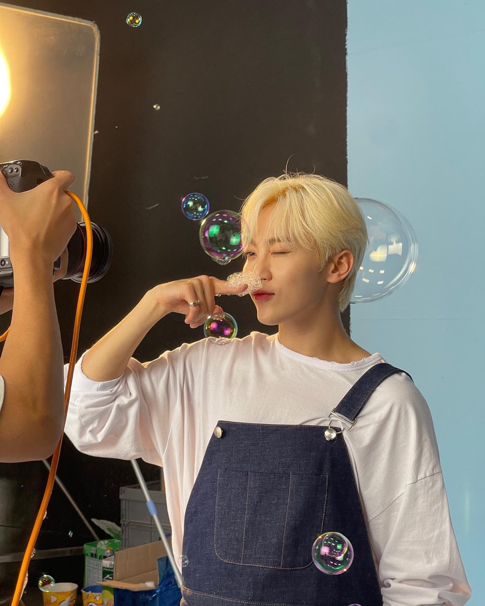 savedbysvt's tweet photo. I WILL DEVOUR HIMMMM NOMNOM https://t.co/ZWzKMCcZ8J