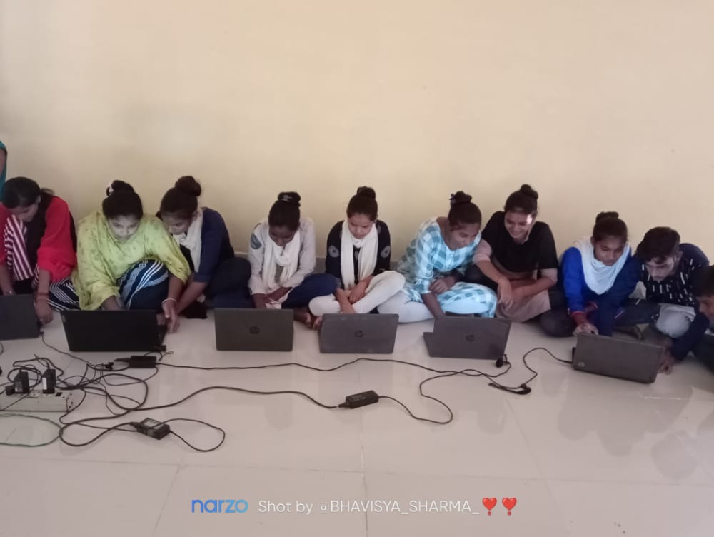 csc_info's tweet photo. Digital letrecy village to village by
 JJ Education Academy Banda With Capgemini CSR
@PatankarRishi @PMGDISHA @jjedu_info https://t.co/kh4E6i5mXH