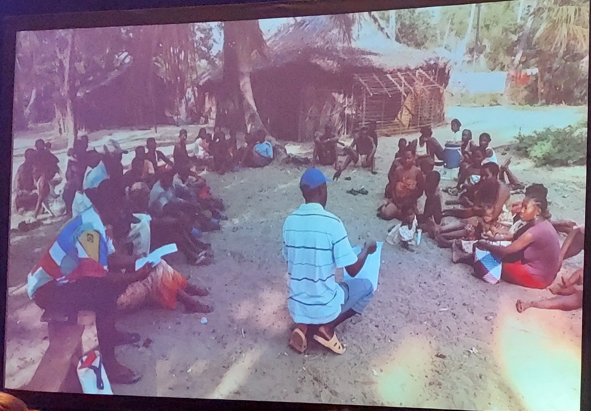 SarahSutcliff96's tweet photo. @armabwa at #WIOMSA2022 - If the info we're gathering isn't getting to the people who need it, those people are being left behind. Why even do it? 
Stories move people. Communicate research with stories that carry people forward and don't leave them behind.
#SDGs #NoOneLeftBehind https://t.co/C4EwxJXmDD