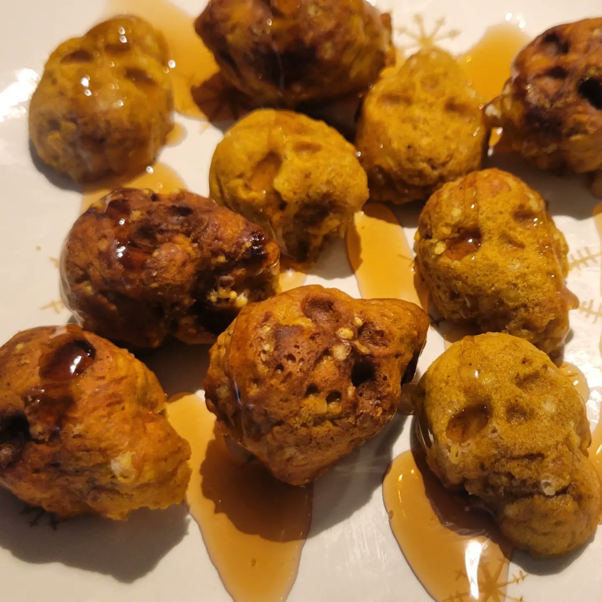 BbBroomfield's tweet photo. Our latest and greatest #BakeOfTheWeek is Pumpkin Sugar Crunch Waffle Bites! In the spirit of the sPoOoKy season, we've turned these Belgian waffles into bite-sized skulls! Don't be scared, they're packed with just as much flavor and sugary crunch as any full-sized waffle! https://t.co/Vk2GlxJjwX