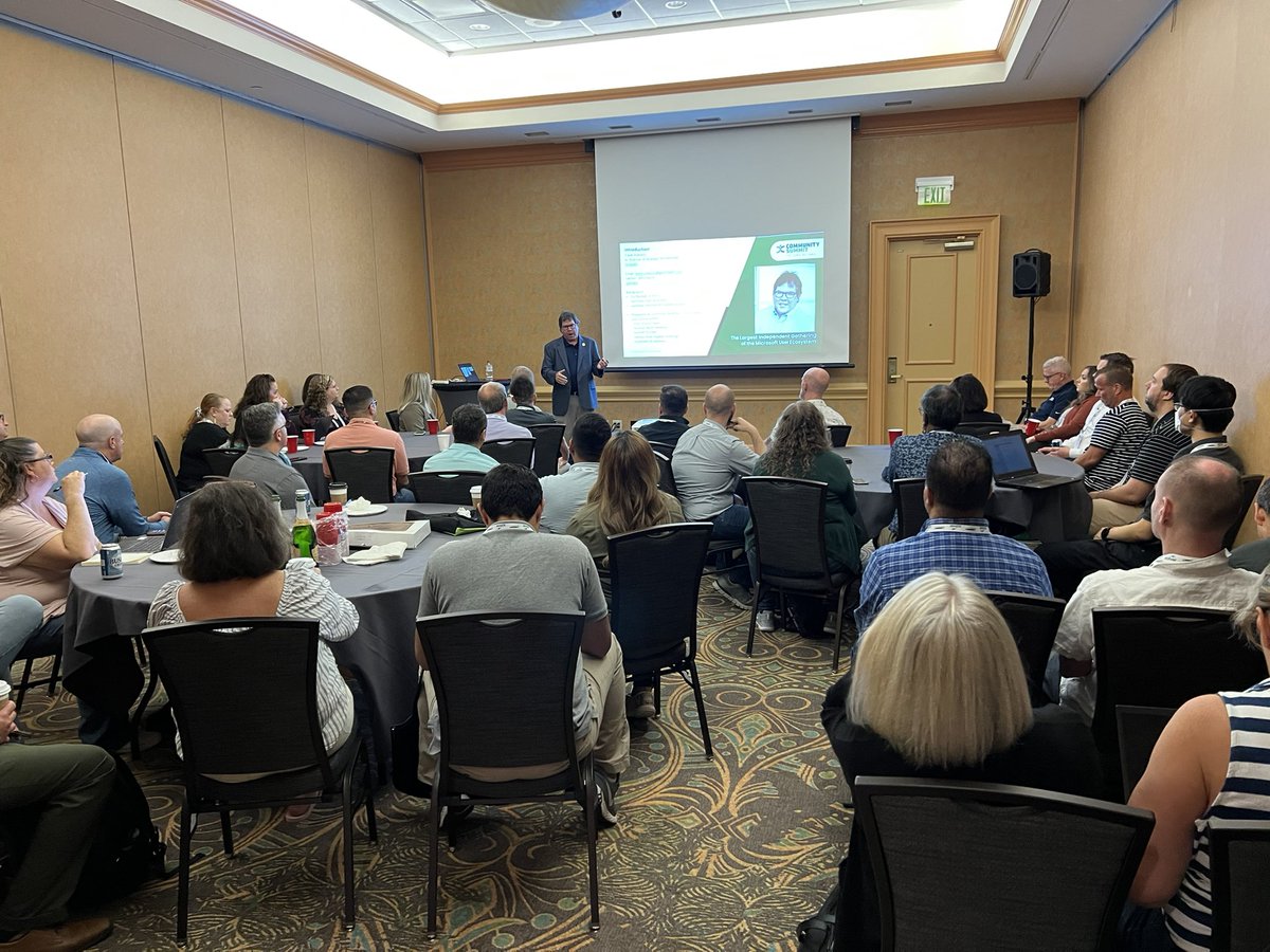 Is it the Beer? Is it the Donuts? Or is it Fastpath’s Legend <a href="/Fvukovits/">Frank Vukovits</a>? No matter the reason, it’s a packed house this morning! #MySummitNA #beer #donuts